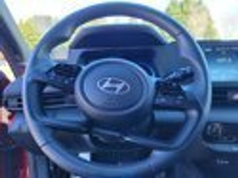 Used 2025 Hyundai Elantra Sport image 21