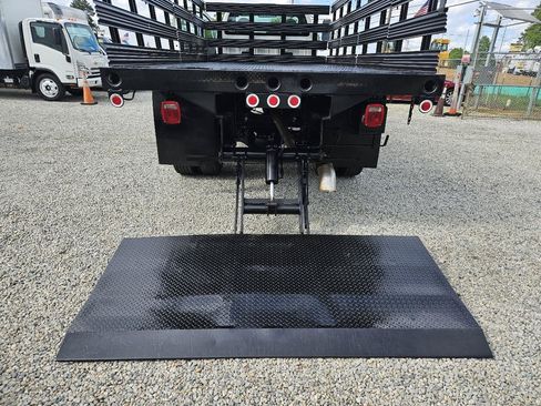 Used 2011 Ford F750 2WD Regular Cab Super Duty image 11