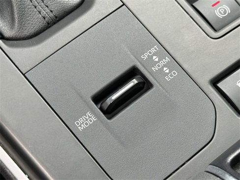 Used 2021 Toyota Highlander XSE image 20