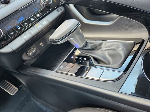 New 2025 Hyundai Elantra SEL image 11