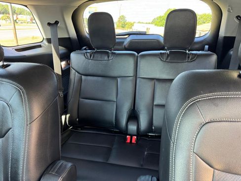 Used 2022 Ford Explorer XLT RWD image 13