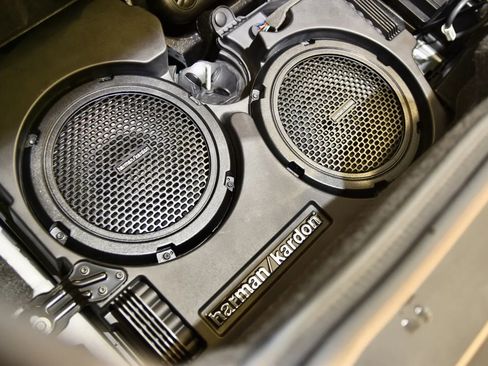 Used 2015 Dodge Challenger SRT Hellcat image 21