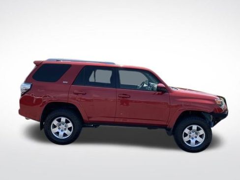 Used 2016 Toyota 4Runner SR5 image 7
