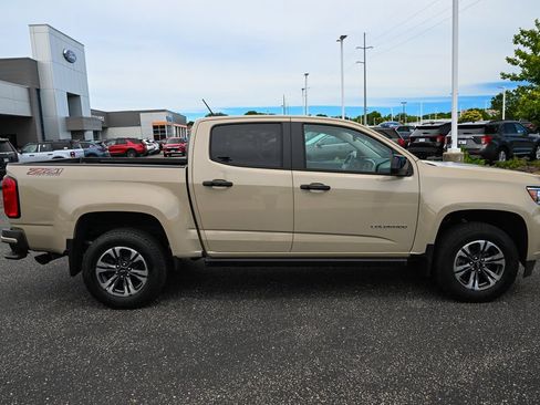 Used 2021 Chevrolet Colorado Z71 AWD/4WD image 3