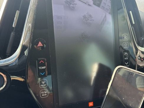 Used 2021 Toyota Prius Limited w/ Premium Convenience Package FWD image 5