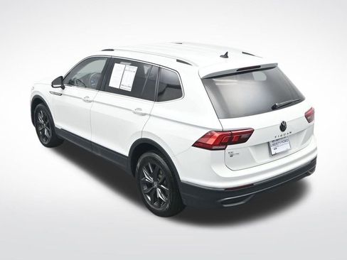 Used 2024 Volkswagen Tiguan SE image 30