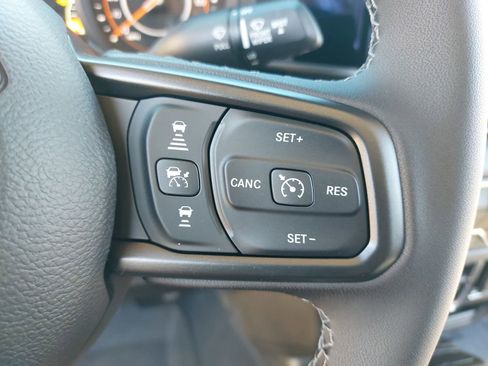 New 2026 Jeep Gladiator Sahara image 18