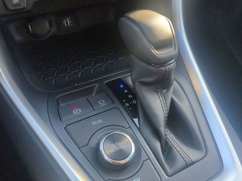 Certified 2025 Toyota RAV4 LE image 22