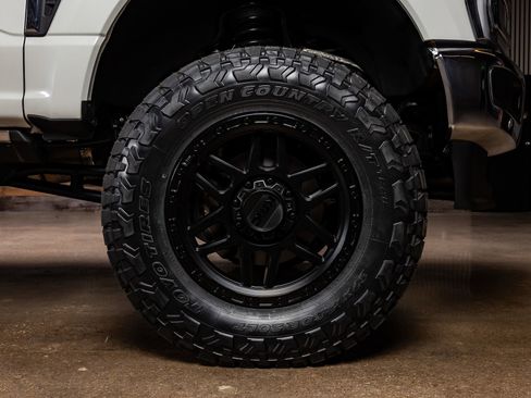 Used 2023 Ford F250 King Ranch w/ Chrome Package image 12