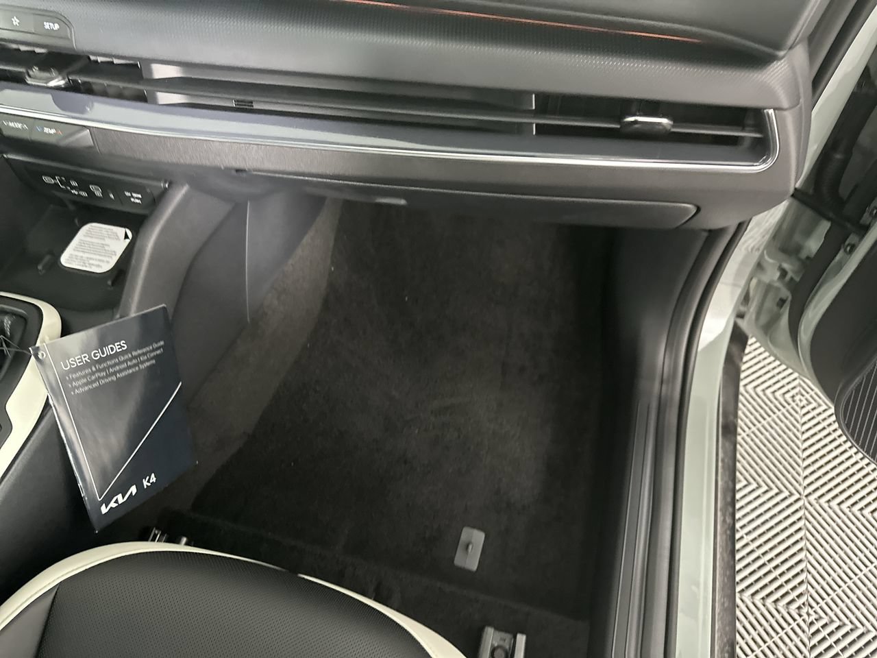 New 2027 Kia K4 GT-Line FWD image 24