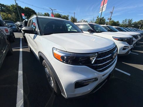 Used 2023 Ford Explorer XLT w/ Equipment Group 202A AWD/4WD image 1