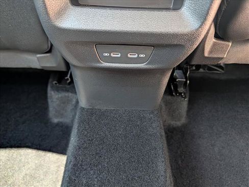 Certified 2025 Volkswagen Tiguan SE AWD/4WD image 15