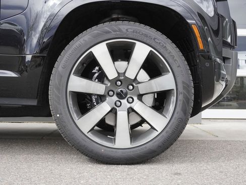 New 2026 Land Rover Defender 110 V8 AWD/4WD image 35