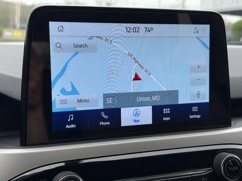 Used 2022 Ford Escape SE w/ SE Sport Appearance Package image 19