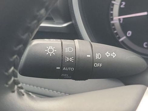 Used 2023 Toyota Highlander XLE image 35