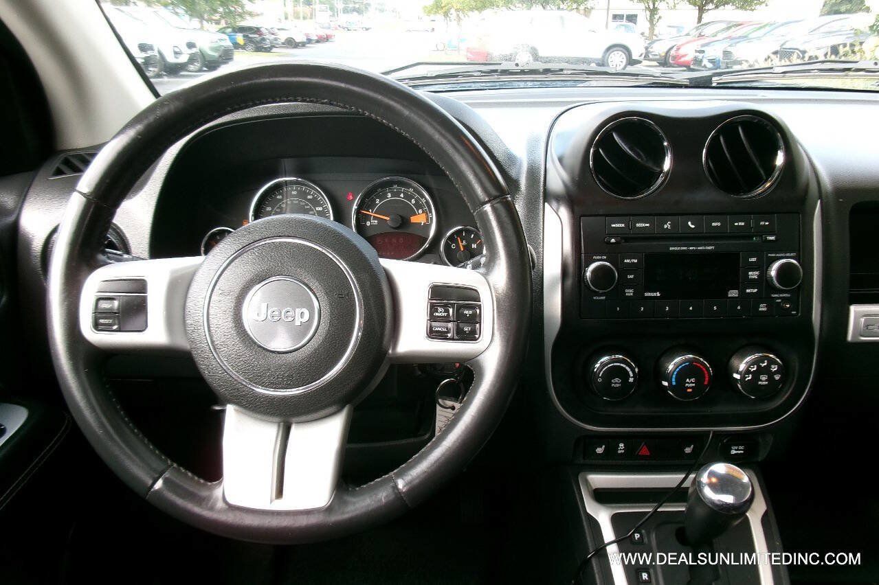 Used 2015 Jeep Compass High Altitude AWD/4WD image 12