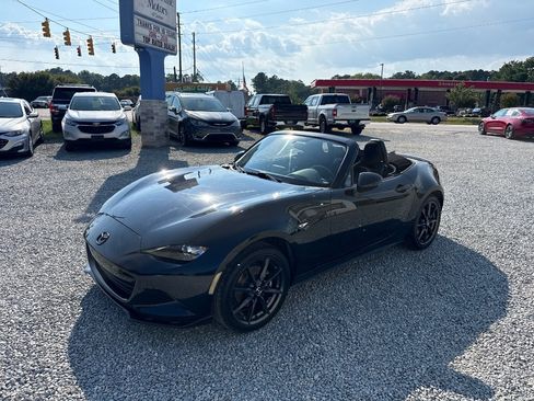 Used 2016 MAZDA MX-5 Miata Club RWD image 2