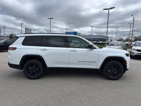 New 2026 Jeep Grand Cherokee L 4WD image 3