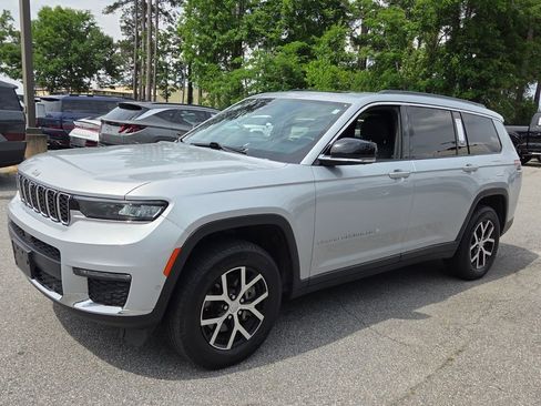 Used 2024 Jeep Grand Cherokee L Limited w/ Luxury Tech Group II AWD/4WD image 3