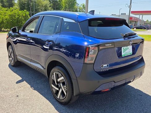 New 2026 Nissan Kicks SV FWD image 8