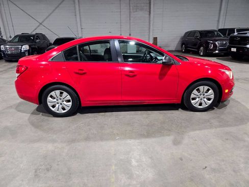 Used 2016 Chevrolet Cruze LS FWD image 16