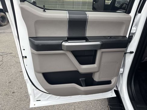 Used 2018 Ford F150 XLT w/ Trailer Tow Package image 13