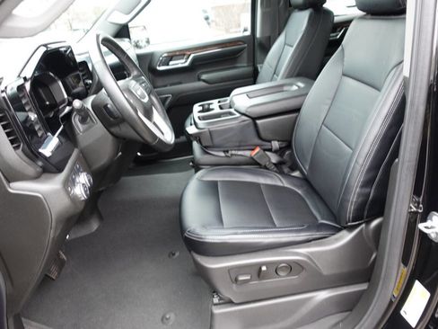 Used 2024 GMC Sierra 1500 Elevation image 18