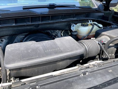 Used 2023 Chevrolet Suburban RST AWD/4WD image 35