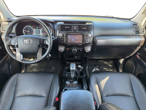 Used 2019 Toyota 4Runner TRD Off-Road AWD/4WD image 9