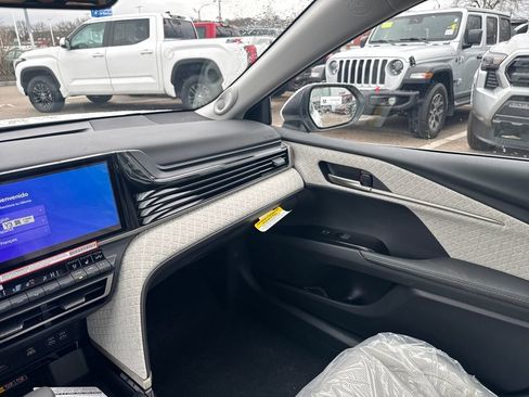 New 2026 Toyota Camry XLE AWD/4WD image 31