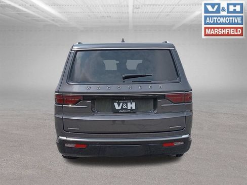 Used 2022 Jeep Wagoneer Series II w/ Premium Group I AWD/4WD image 5