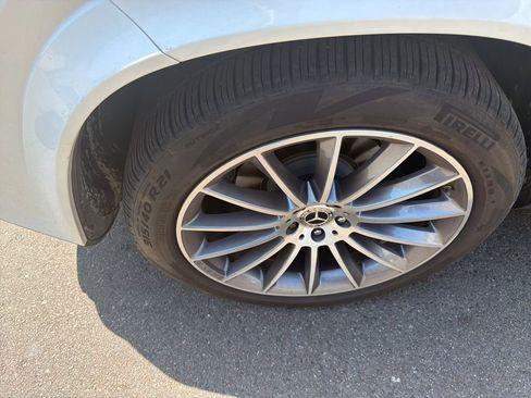 Used 2024 Mercedes-Benz GLE 350 4MATIC image 4