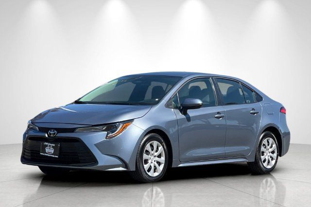 Used 2025 Toyota Corolla LE FWD image 8