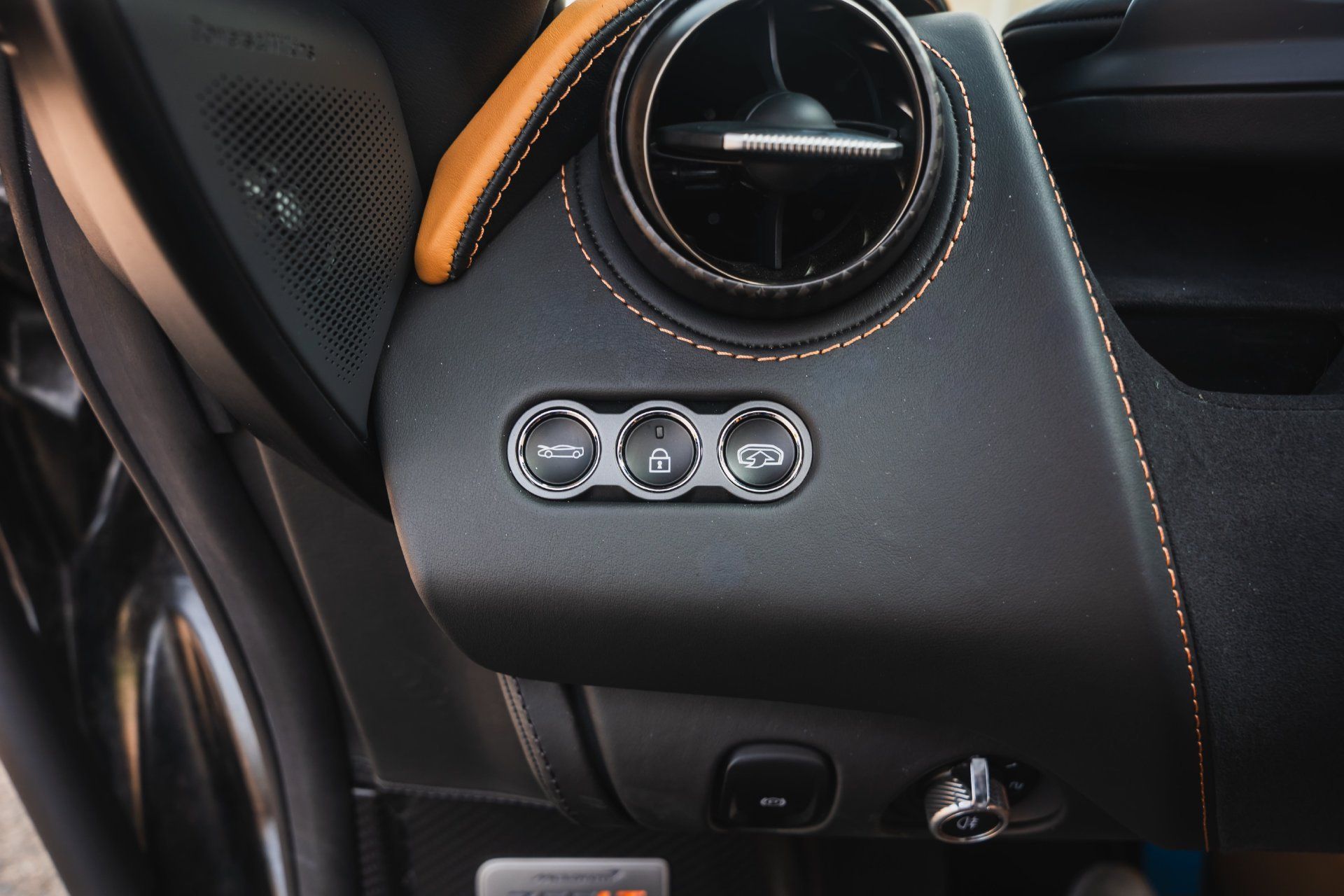 Used 2022 McLaren 765LT RWD image 44