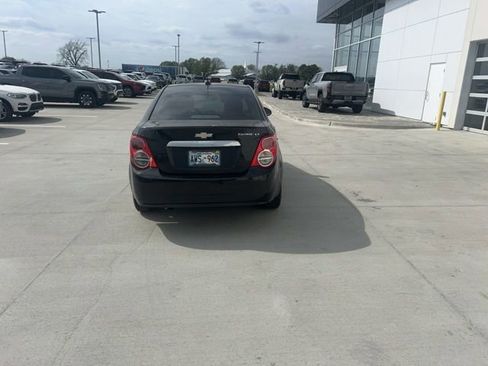 Used 2015 Chevrolet Sonic LT image 4