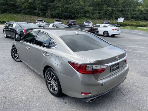 Used 2017 Lexus ES 350 w/ Luxury Package FWD image 5