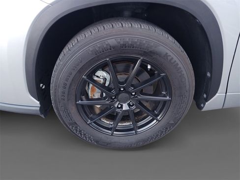 Used 2023 Toyota Highlander L image 15