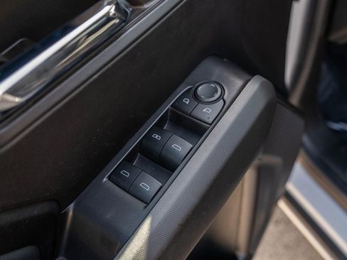 Used 2023 Chevrolet Colorado LT RWD image 11