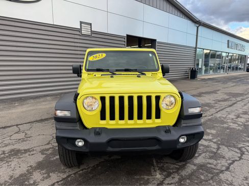 Used 2023 Jeep Wrangler Sport S image 3
