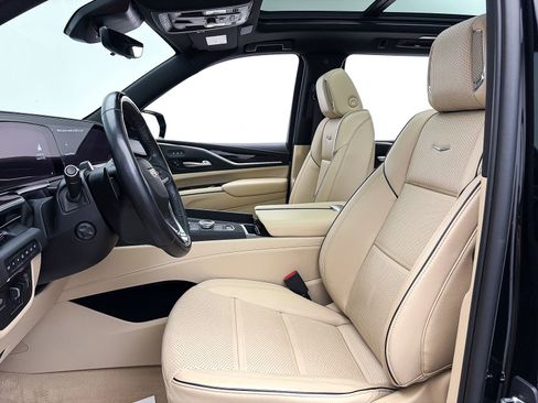 Used 2023 Cadillac Escalade Premium Luxury image 21