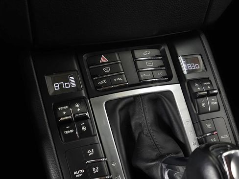 Used 2018 Porsche Macan image 26