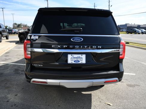 Used 2024 Ford Expedition Limited image 7