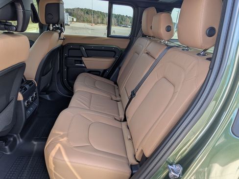 New 2026 Land Rover Defender 110 X-Dynamic SE image 27