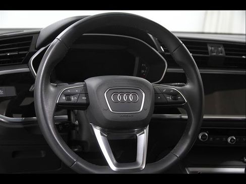 Used 2025 Audi Q3 2.0T Premium AWD/4WD image 7