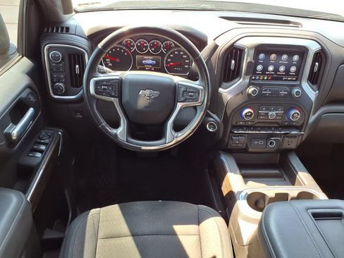 Used 2021 Chevrolet Silverado 1500 LT Trail Boss w/ Convenience Package II AWD/4WD image 4