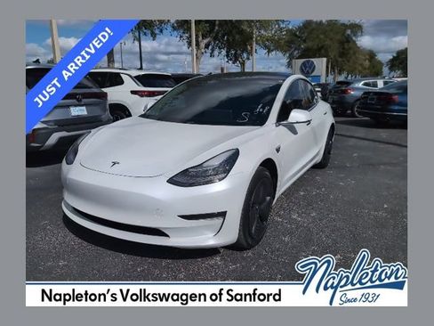 Used 2020 Tesla Model 3 Standard Range Plus image 1