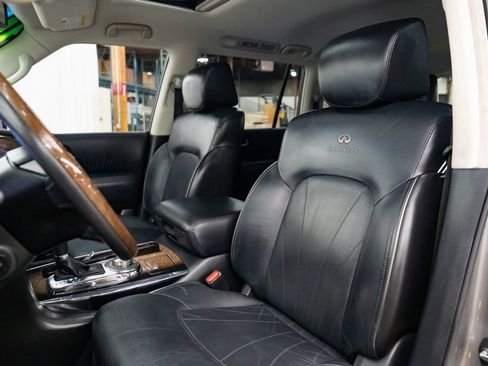 Used 2014 INFINITI QX80 4WD w/ Deluxe Touring Package image 27