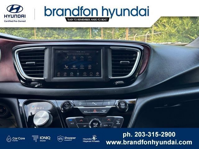 Used 2020 Chrysler Pacifica Touring-L FWD image 17