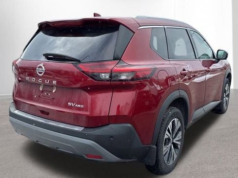 Used 2021 Nissan Rogue SV w/ Premium Package image 4