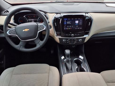Used 2023 Chevrolet Traverse LT FWD image 11
